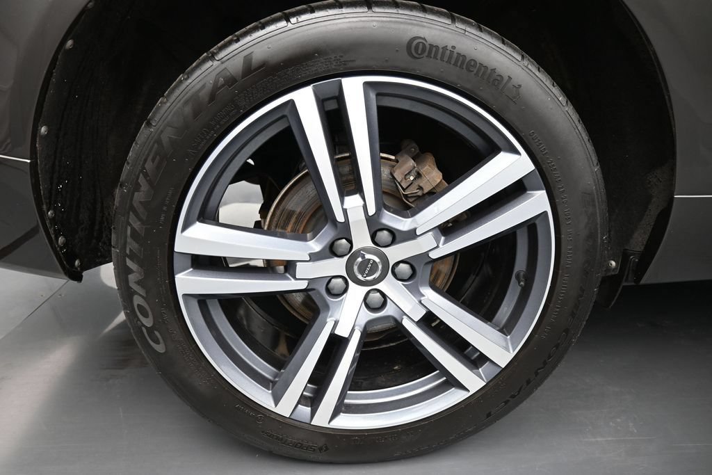 Used 2018 Volvo XC60 T5 Momentum w/ Vision Package AWD/4WD image 33
