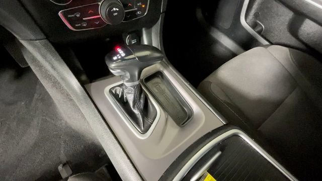 Used 2022 Dodge Charger SXT RWD image 25