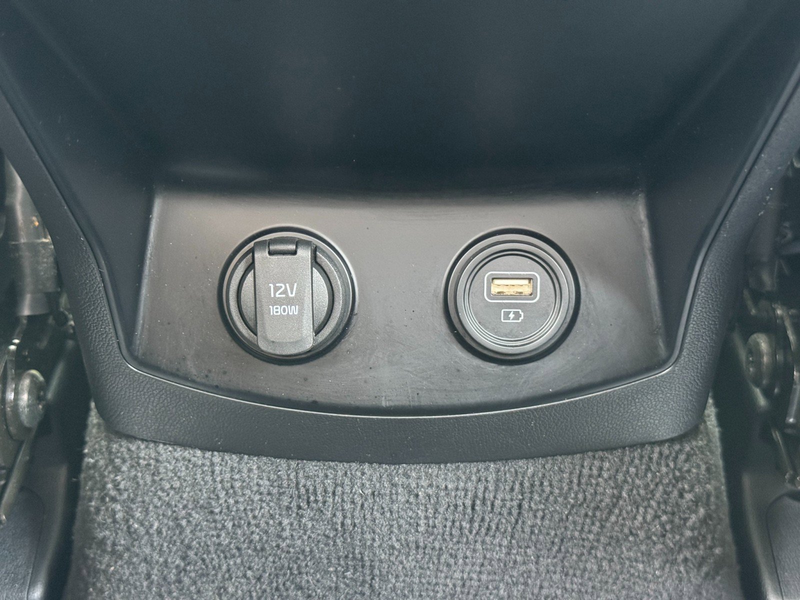 Used 2022 Kia Sorento S w/ Panoramic Sunroof Package FWD image 31