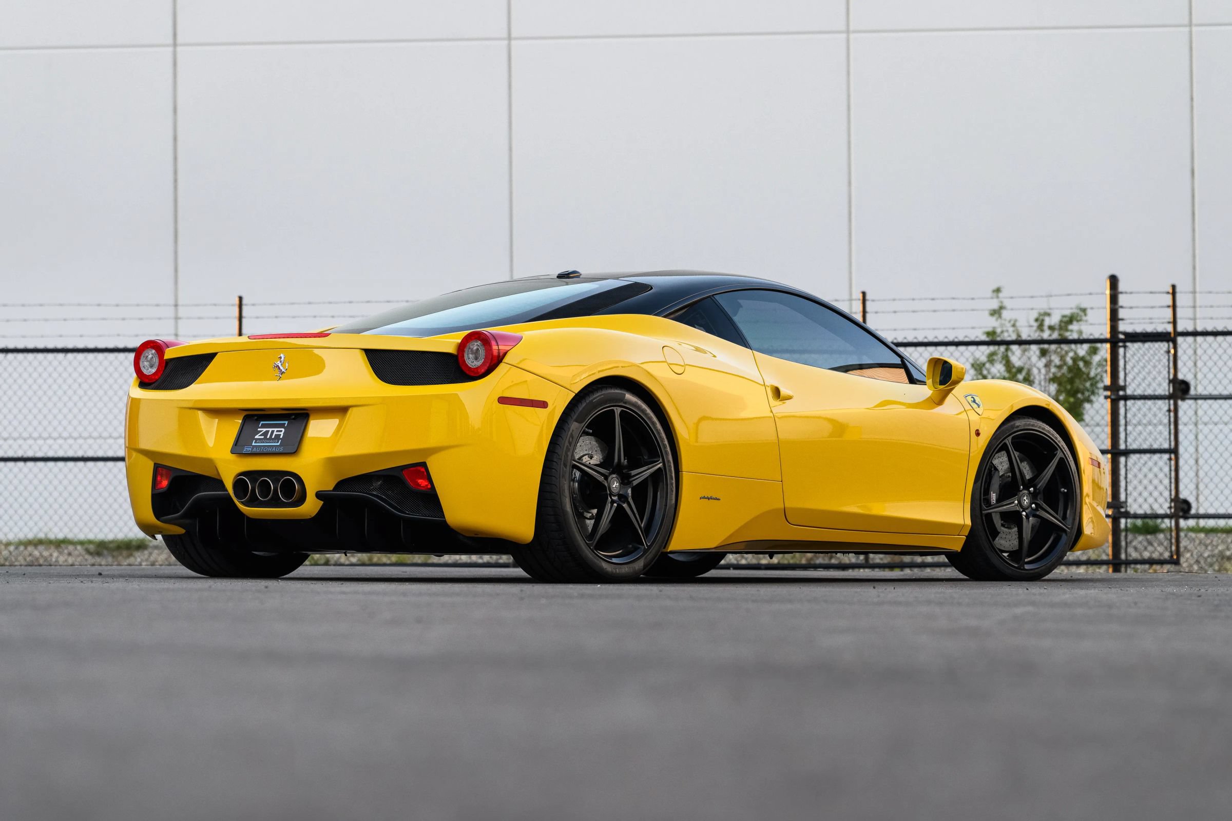 Used 2010 Ferrari 458 Italia Coupe RWD image 18