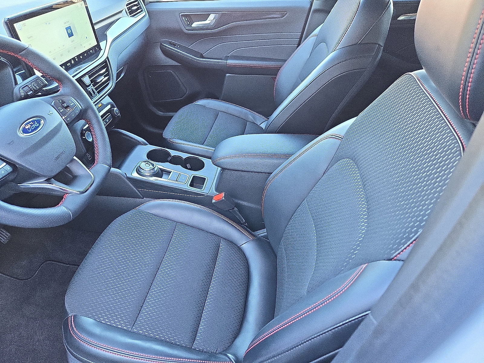 Certified 2025 Ford Escape ST-Line w/ Tech Pack #1 image 11