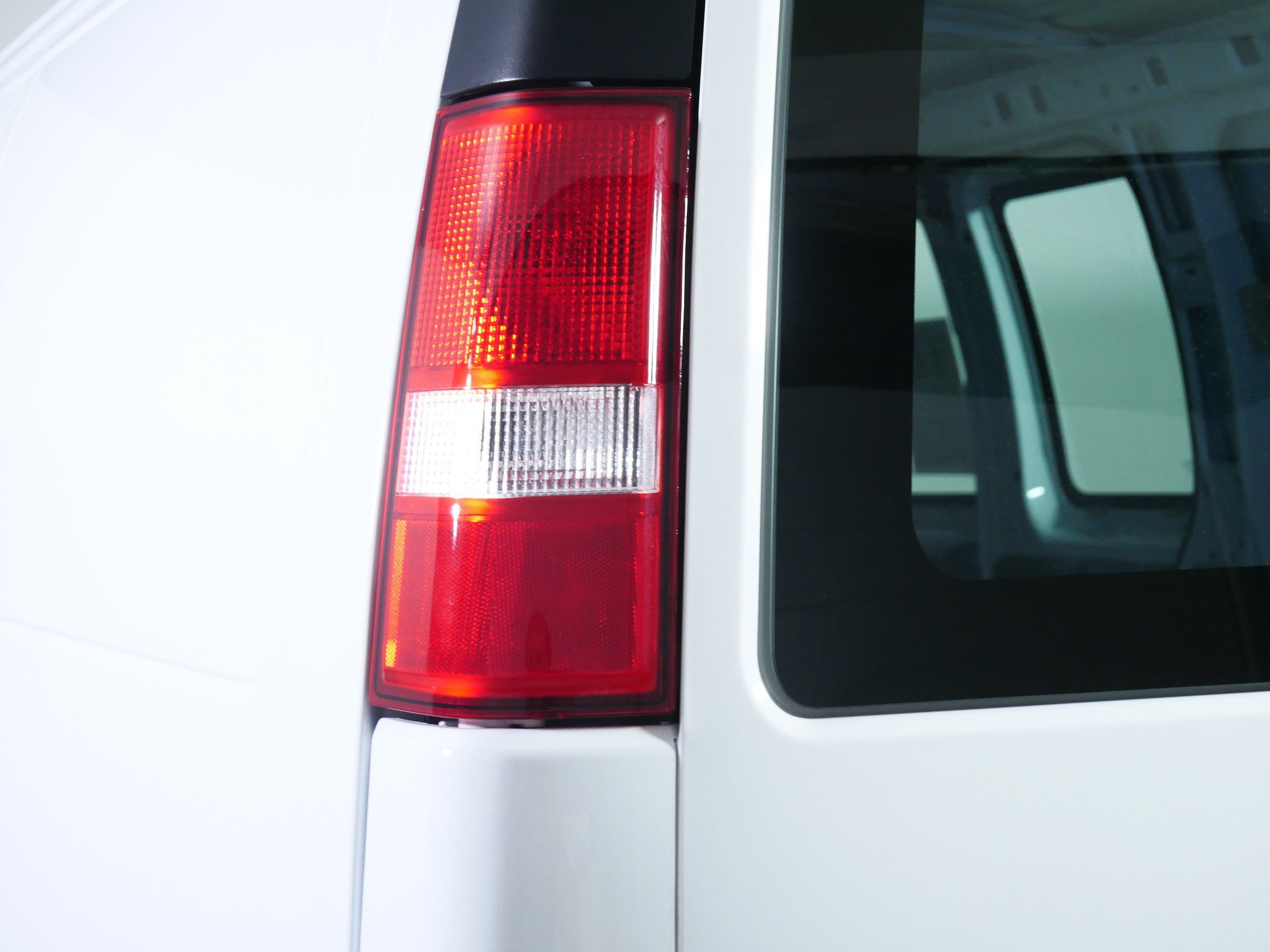 Used 2025 Chevrolet Express 2500 w/ Driver Convenience Package RWD image 17