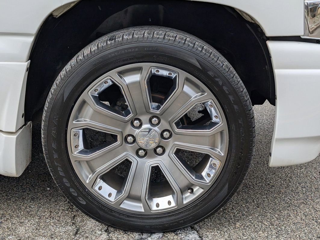 Used 2003 GMC Yukon XL Denali image 15