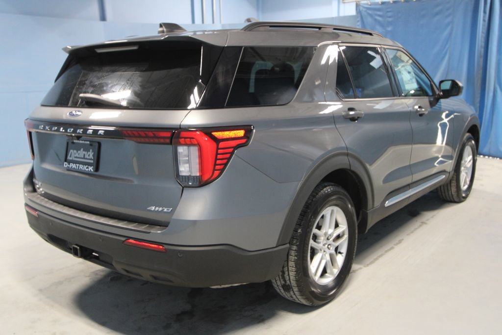Used 2025 Ford Explorer Active image 30