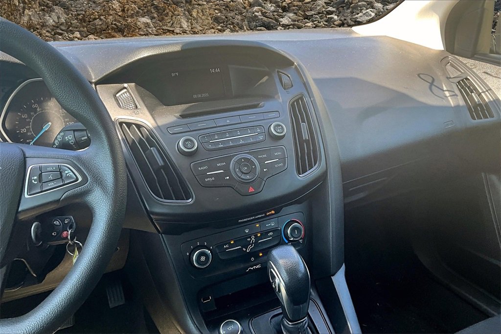 Used 2017 Ford Focus SE image 6