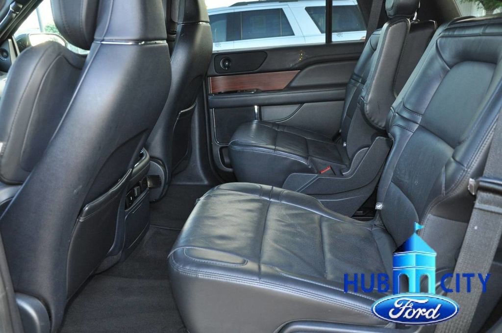 Used 2023 Lincoln Navigator Reserve image 12