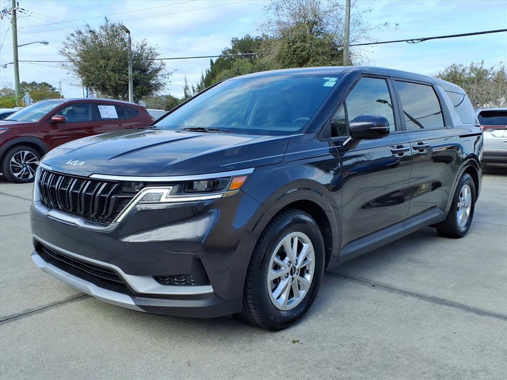 Used 2024 Kia Carnival LX image 3