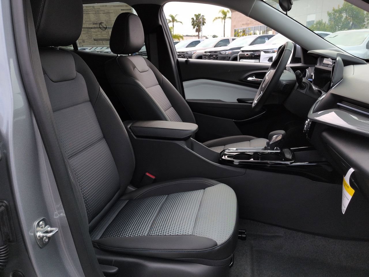 New 2026 Chevrolet Trax LT w/ Driver Confidence Package FWD image 29