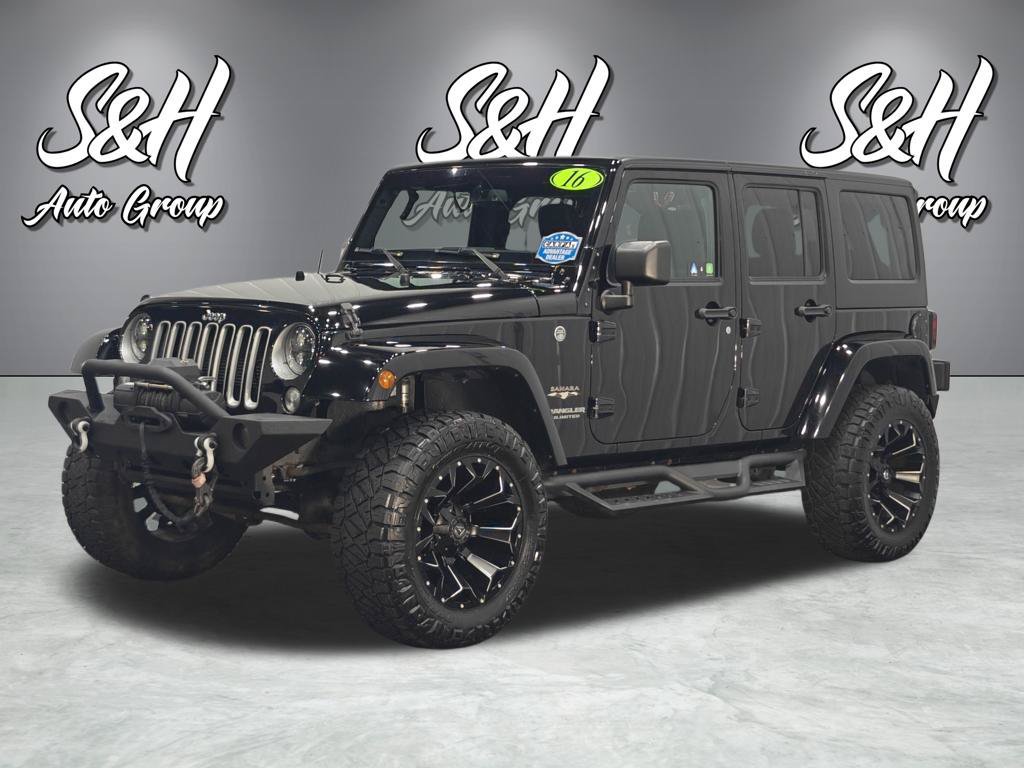 Used 2016 Jeep Wrangler Unlimited Sahara w/ Dual Top Group AWD/4WD image 14
