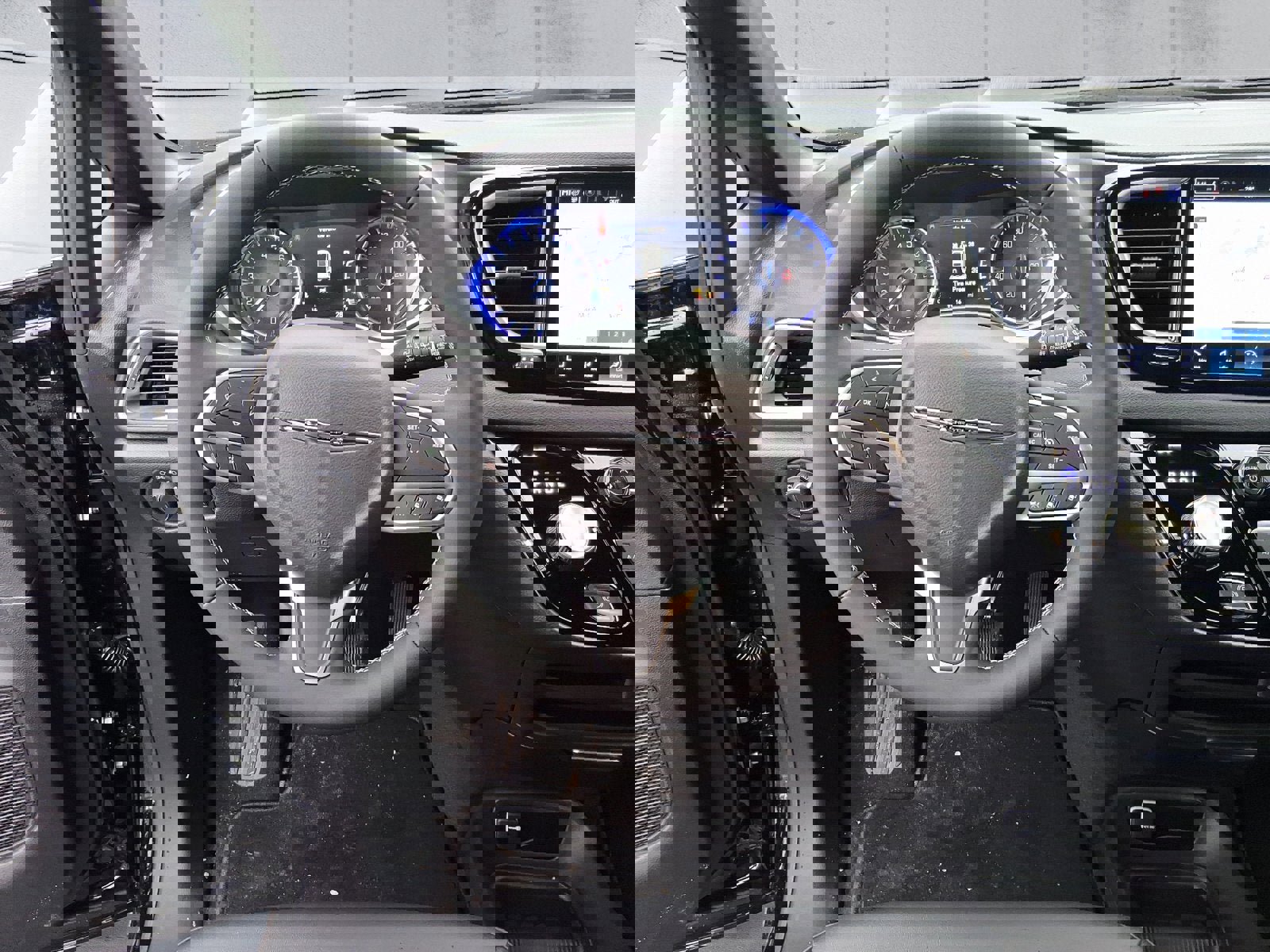 New 2026 Chrysler Voyager LX image 13