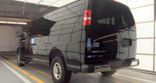 Used 2024 Chevrolet Express 3500 LT w/ LT Preferred Equipment Group RWD image 2