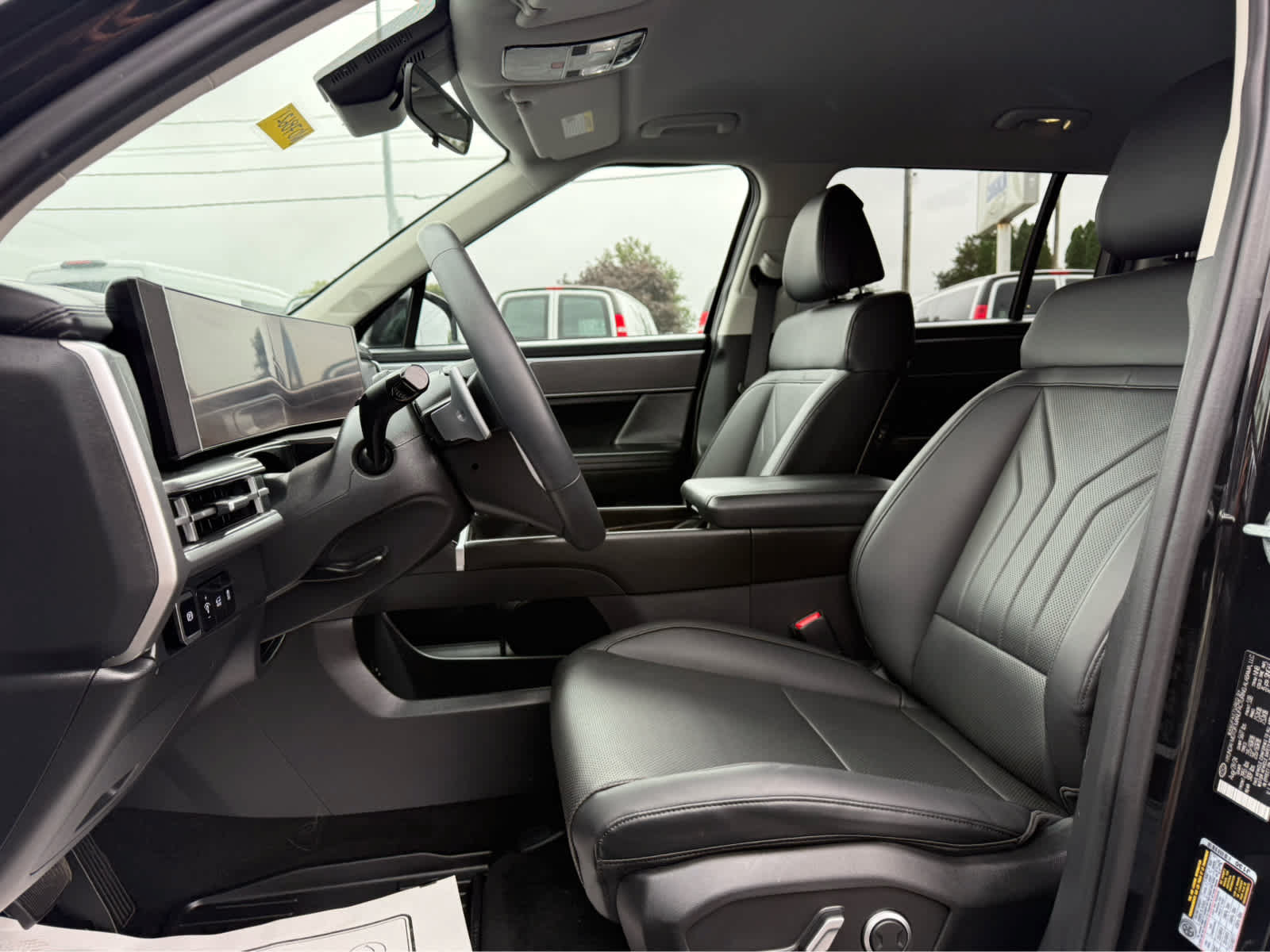 Used 2025 Hyundai Santa Fe SEL AWD/4WD image 11