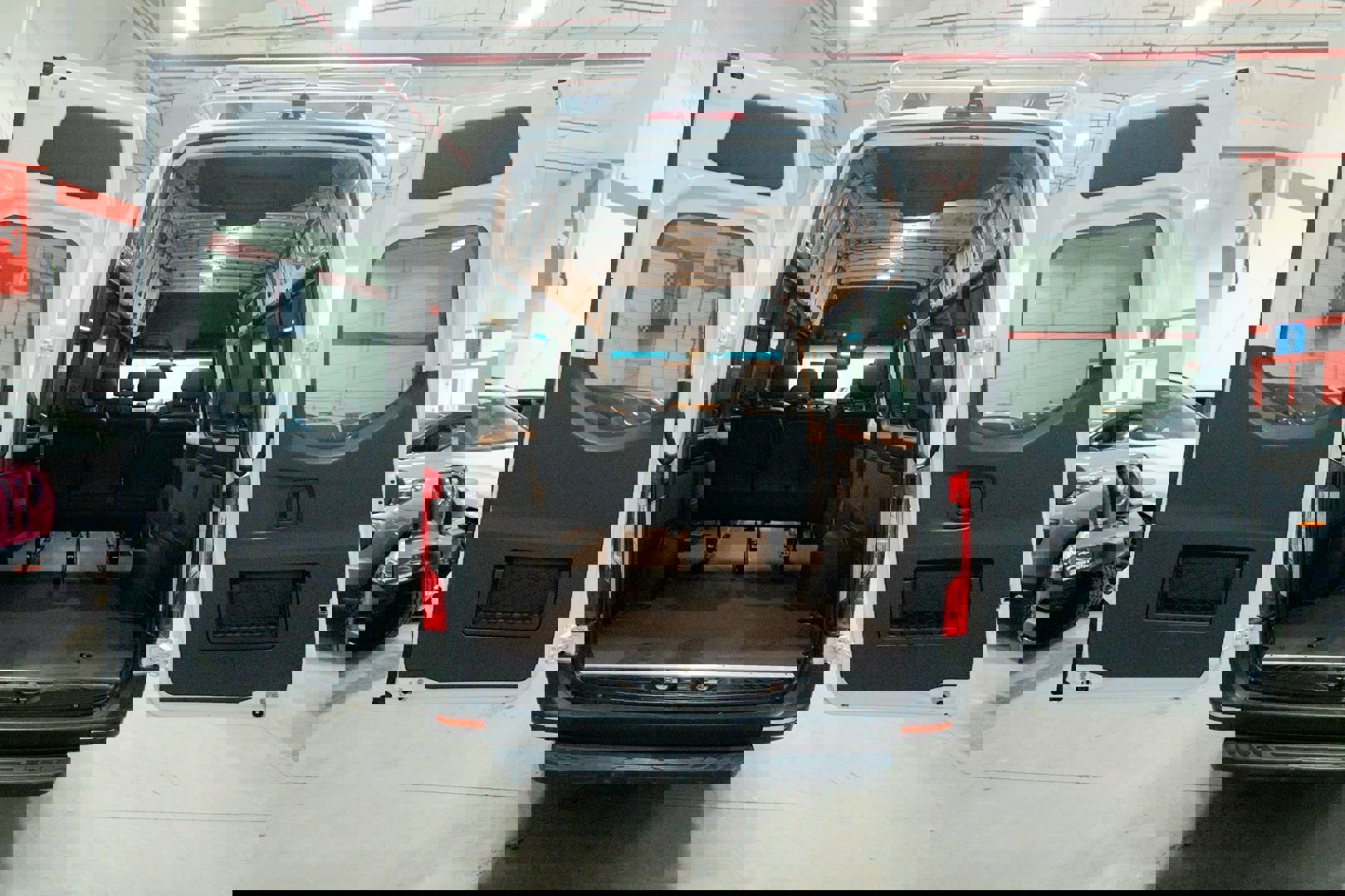 Used 2019 Mercedes-Benz Sprinter 2500 image 20