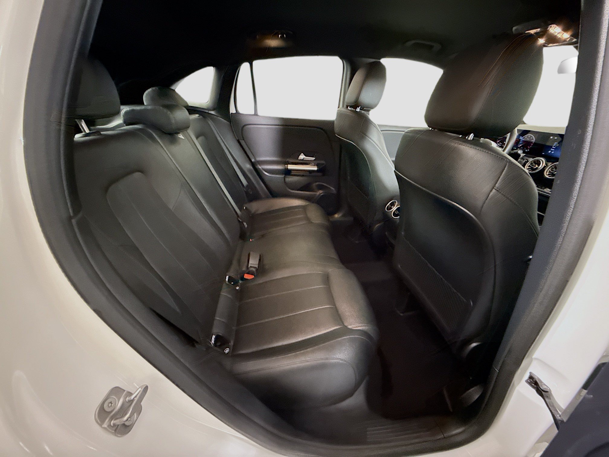 Used 2025 Mercedes-Benz GLA 250 image 27