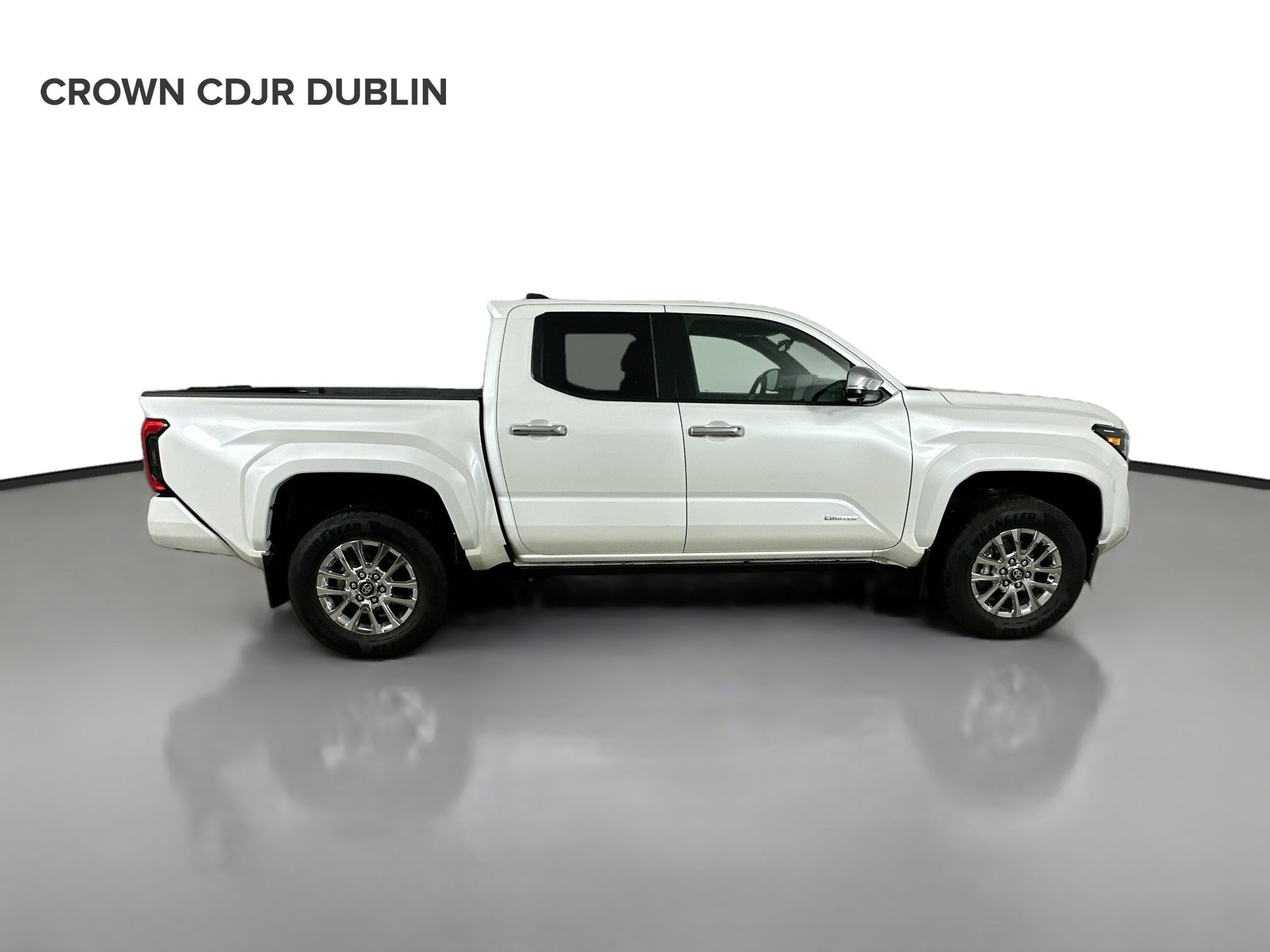 Used 2026 Toyota Tacoma Limited AWD/4WD image 4