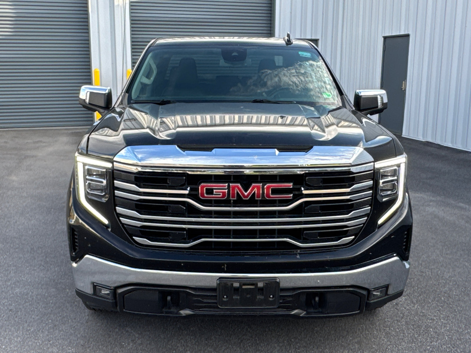 Used 2025 GMC Sierra 1500 SLT AWD/4WD image 2
