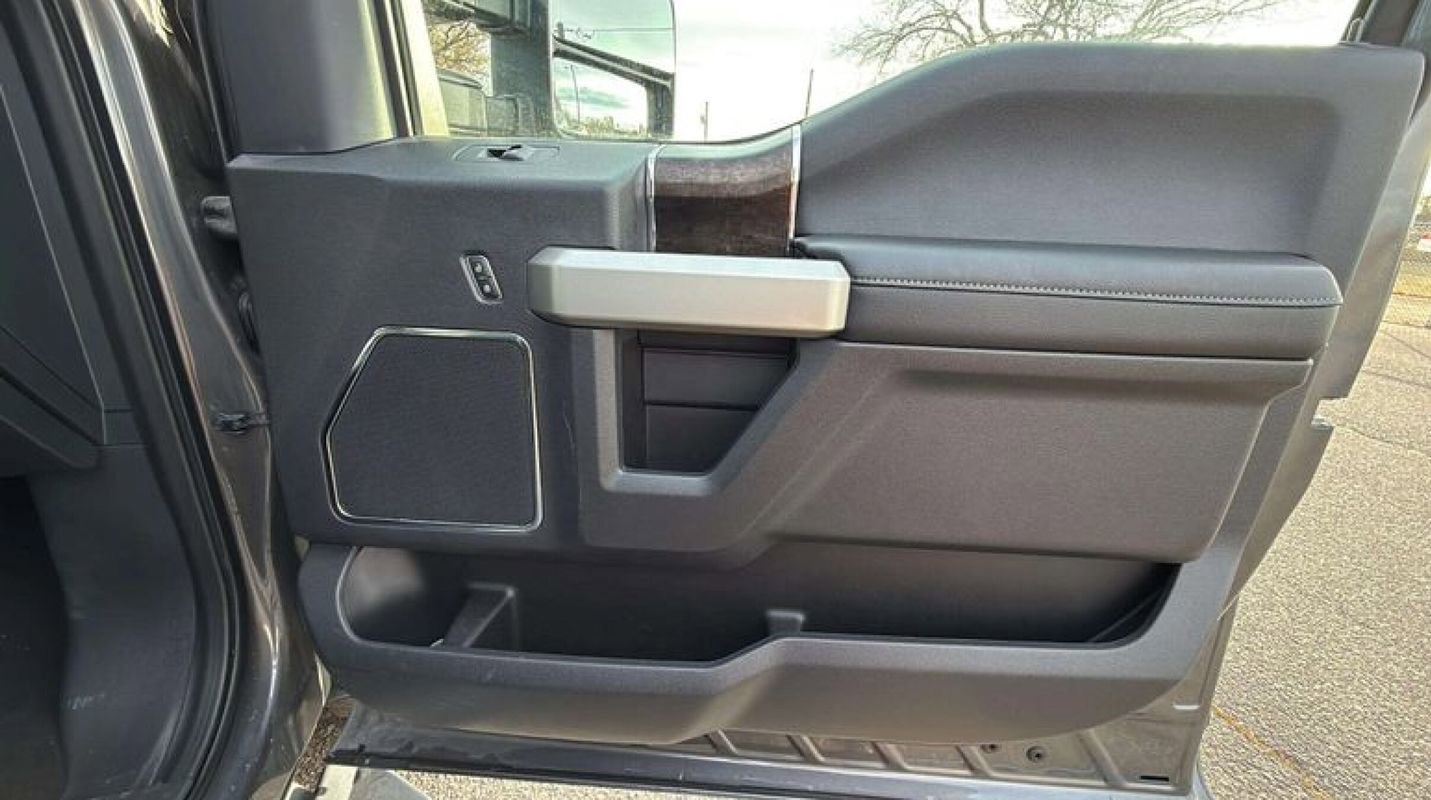 Used 2022 Ford F250 Lariat w/ FX4 Off-Road Package image 17