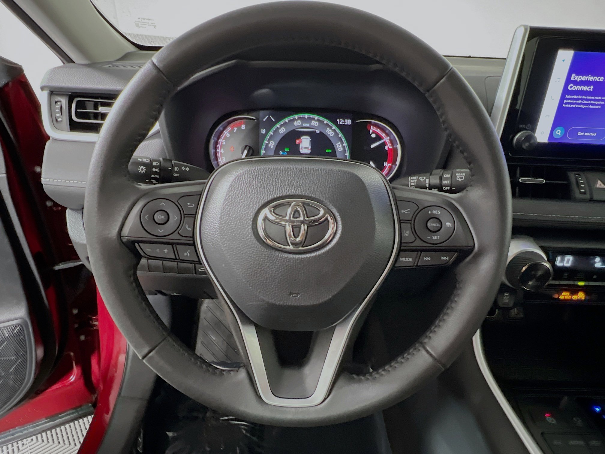 Used 2023 Toyota RAV4 XLE Premium image 18
