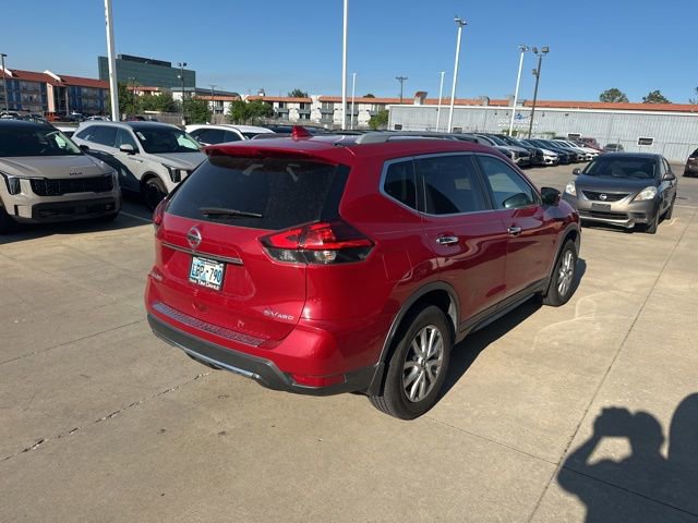 Used 2017 Nissan Rogue SV w/ SV Premium Package AWD/4WD image 7