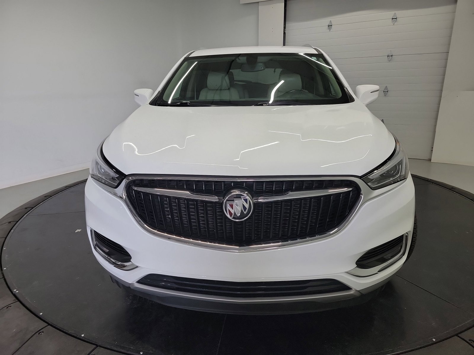 Used 2020 Buick Enclave Essence FWD image 2