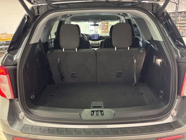 Used 2022 Ford Explorer XLT image 8