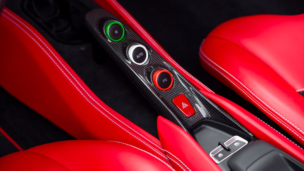 Used 2022 Ferrari F8 Tributo RWD image 22
