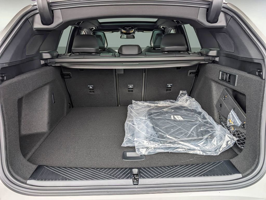 New 2025 BMW X3 xDrive30i w/ Convenience Package image 18