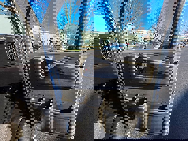 Used 2014 Chevrolet Express 2500 image 36