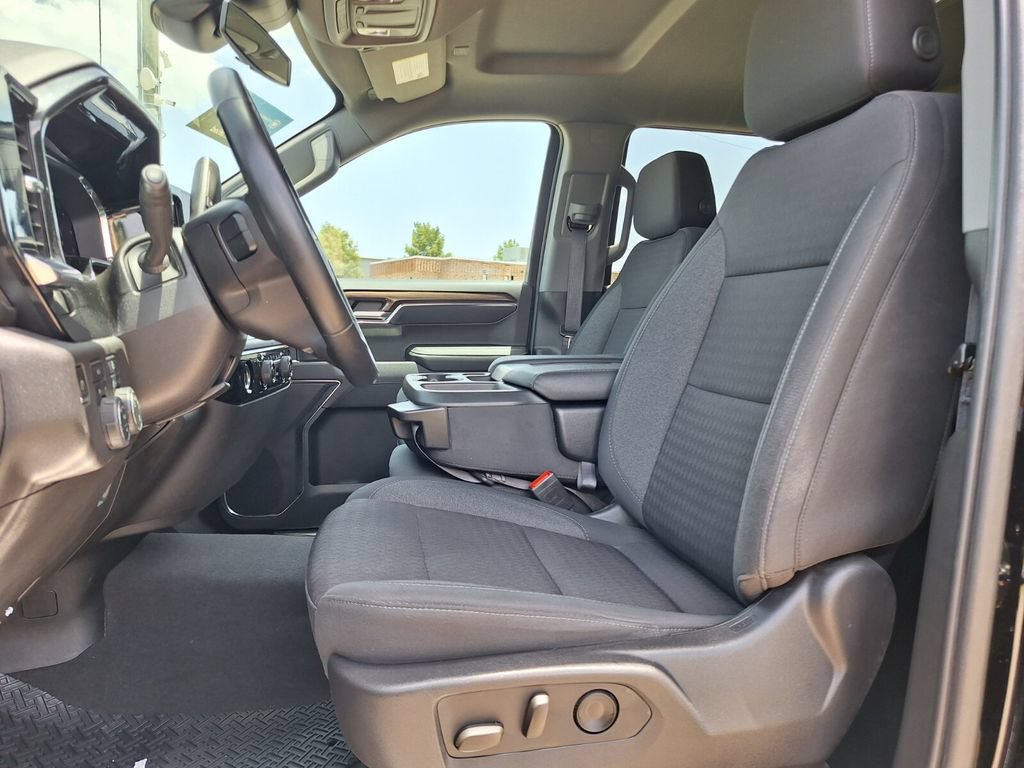 Used 2023 Chevrolet Silverado 1500 LT AWD/4WD image 20