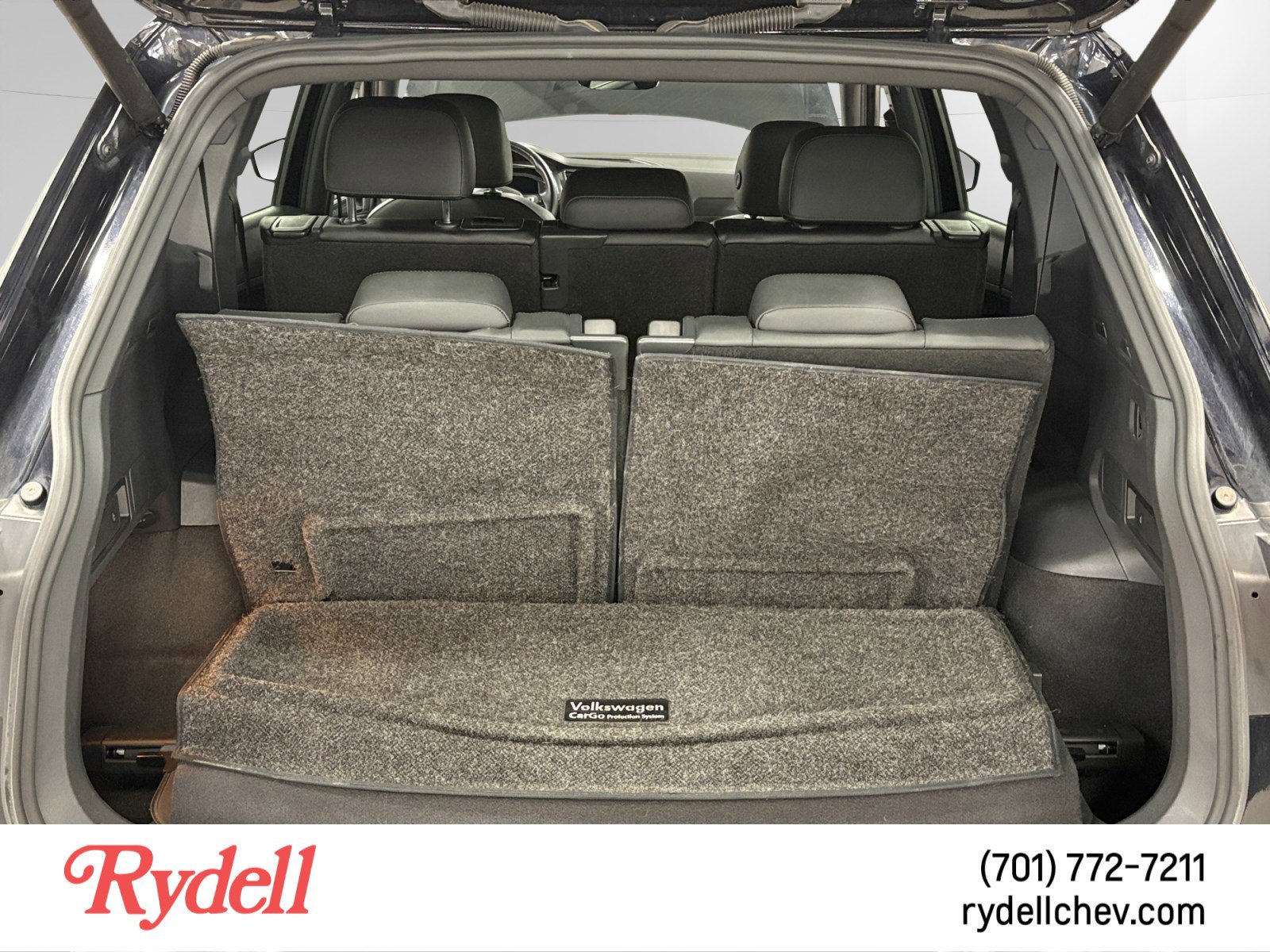 Used 2020 Volkswagen Tiguan SEL Premium R-Line w/ 3rd Row Seat Package image 19