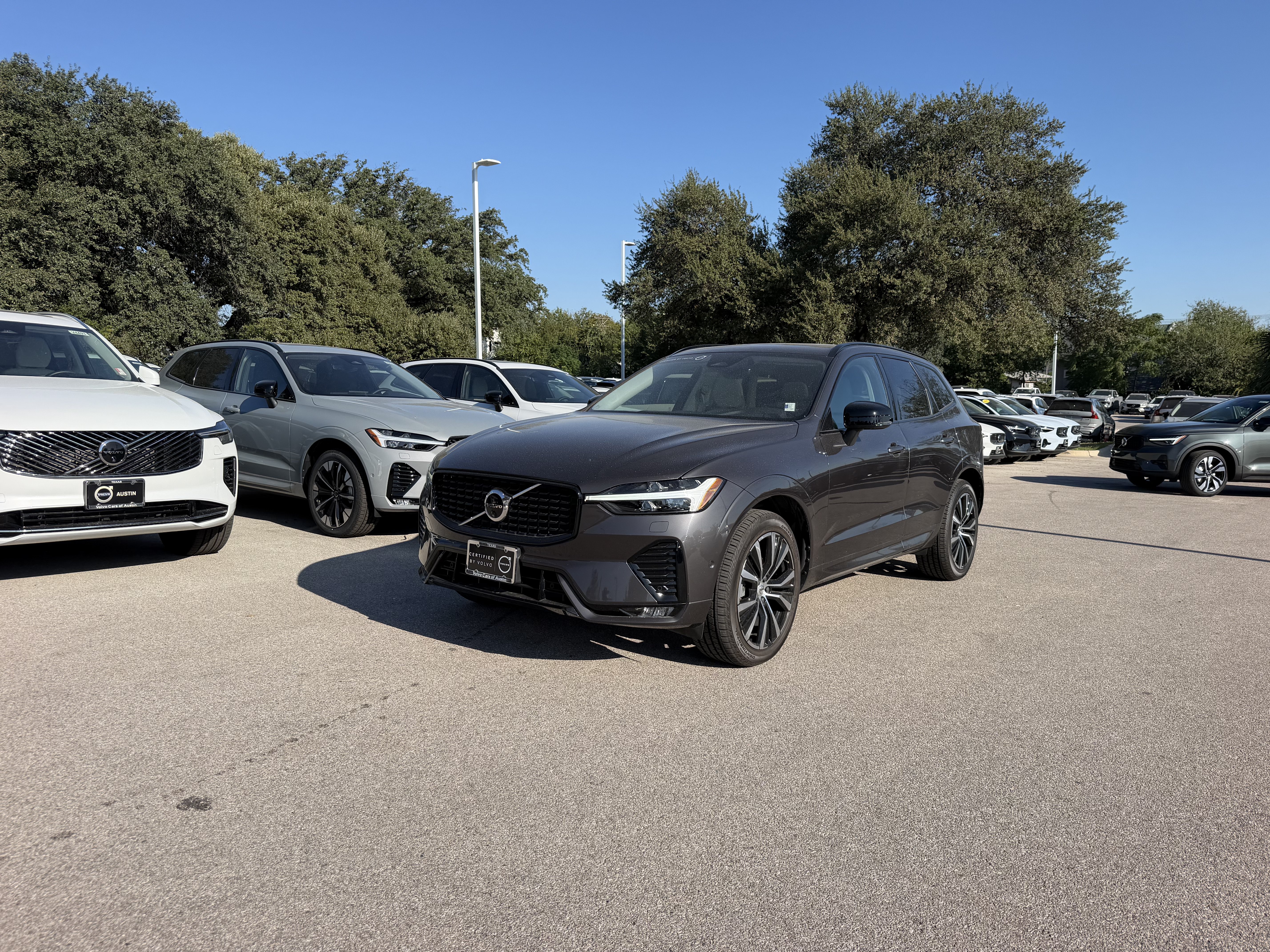 Certified 2024 Volvo XC60 B5 Plus w/ Protection Package Premier AWD/4WD image 2