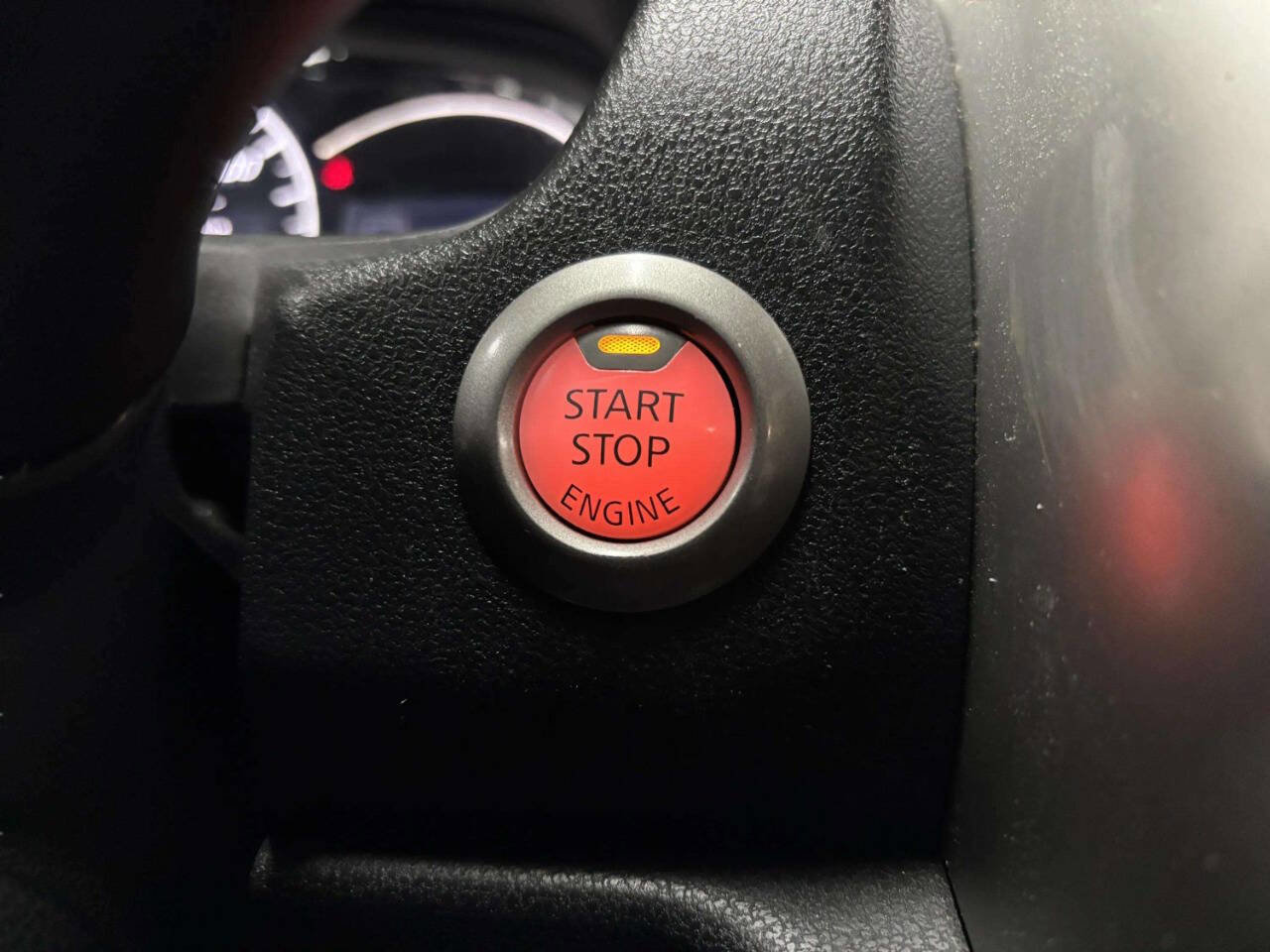 Used 2015 Nissan Versa Note SV image 25