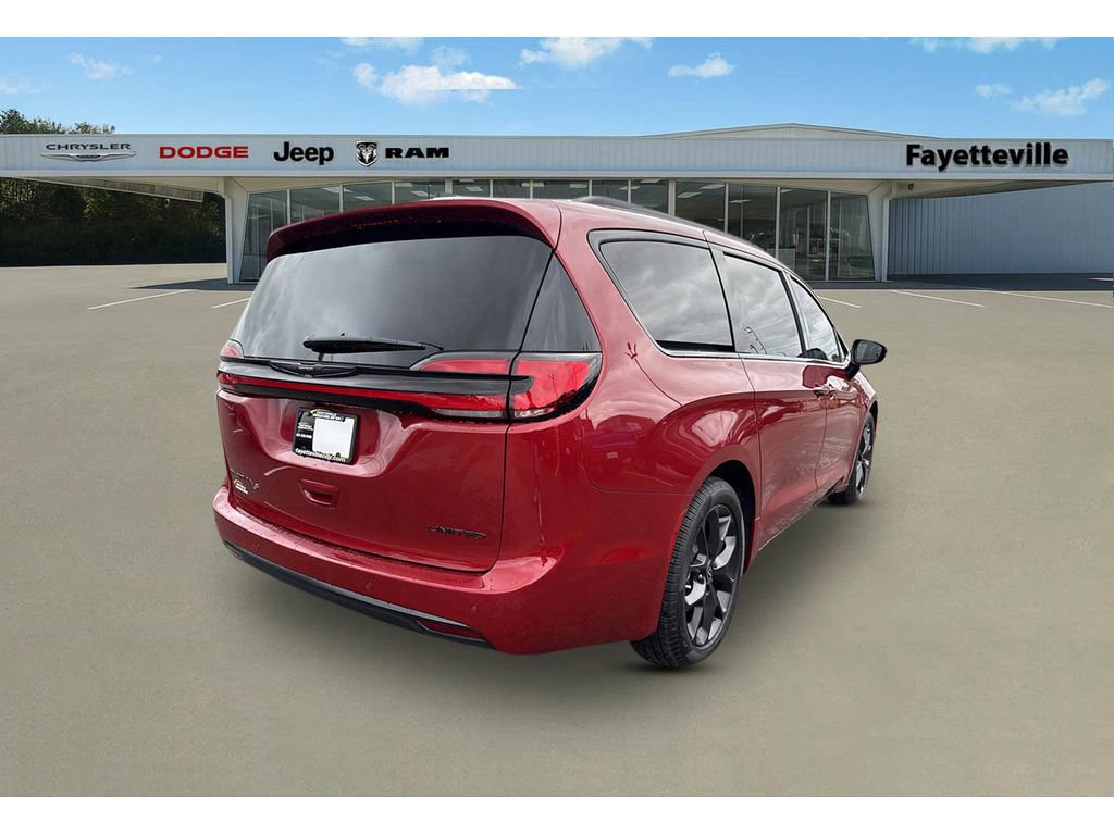New 2026 Chrysler Pacifica Limited w/ S Appearance Package image 3