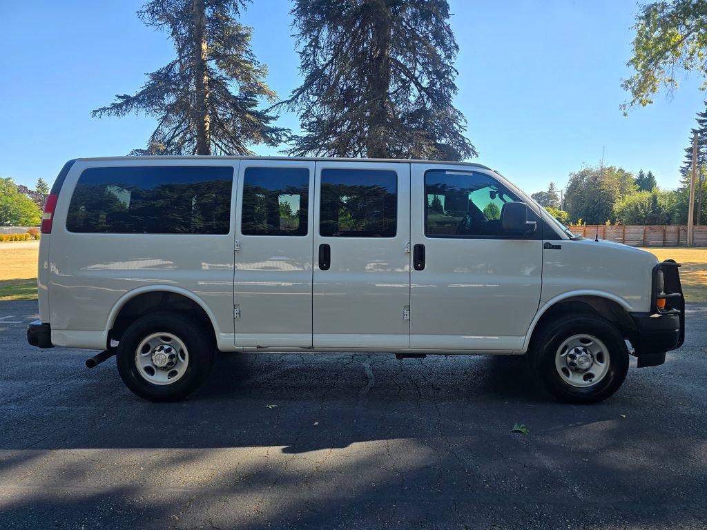 Used 2017 Chevrolet Express 2500 LS RWD image 7