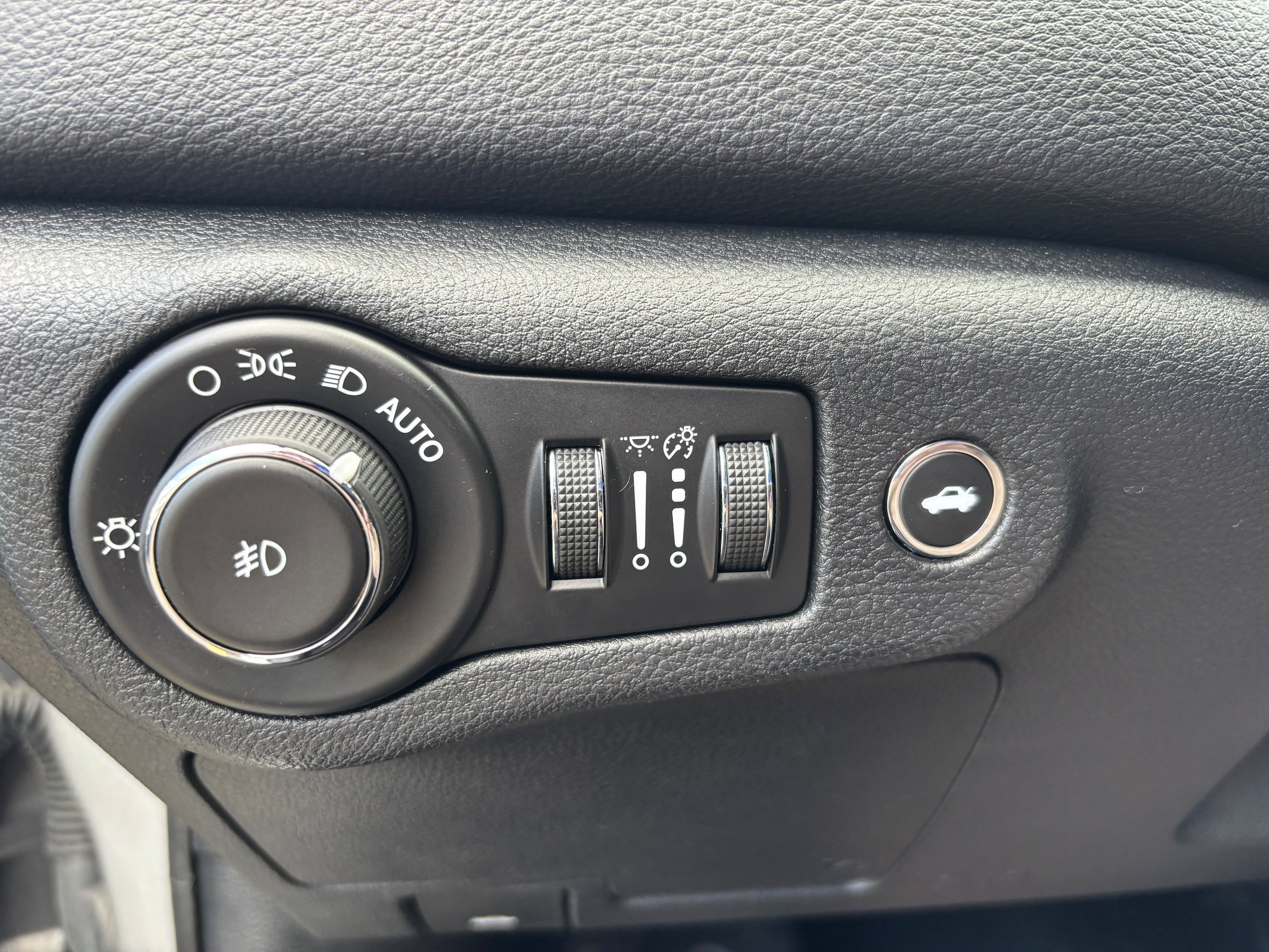 Used 2016 Chrysler 200 C w/ Quick Order Package 26P FWD image 16