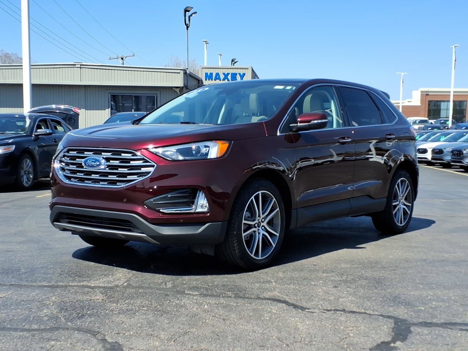 Used 2023 Ford Edge Titanium w/ Class II Trailer Tow Package AWD/4WD image 1