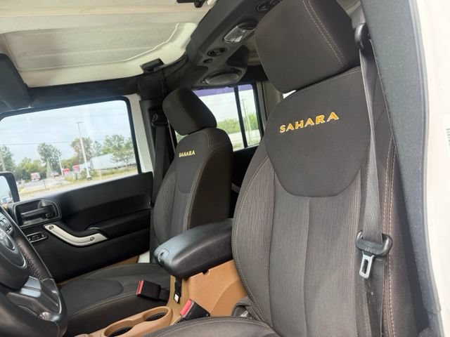 Used 2014 Jeep Wrangler Unlimited Sahara w/ Connectivity Group AWD/4WD image 8