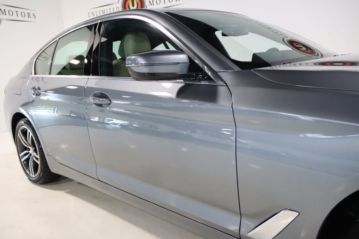 Used 2021 BMW 530i xDrive w/ Convenience Package AWD/4WD image 8