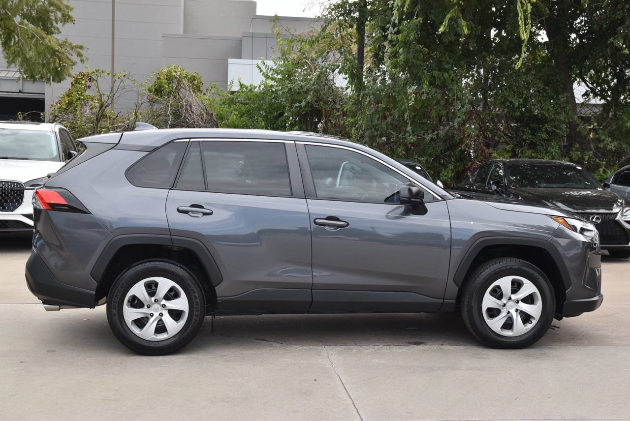 Used 2024 Toyota RAV4 LE FWD image 6