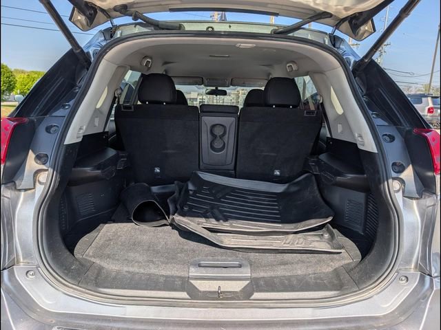 Used 2018 Nissan Rogue SV image 19