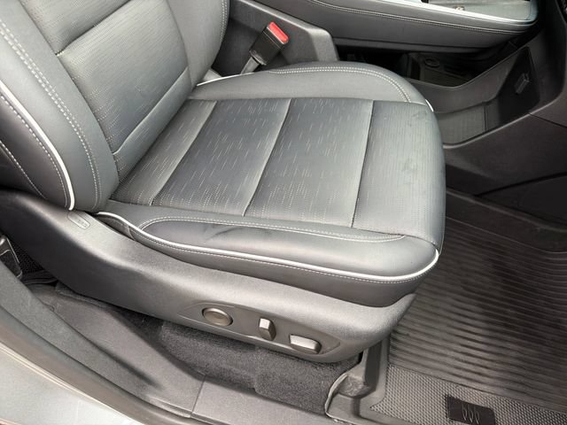 Used 2025 Buick Enclave Sport Touring w/ Super Cruise Package FWD image 25
