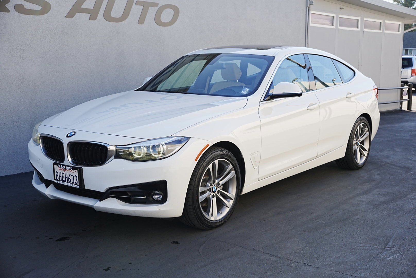 Used 2018 BMW 330i Gran Turismo xDrive image 7