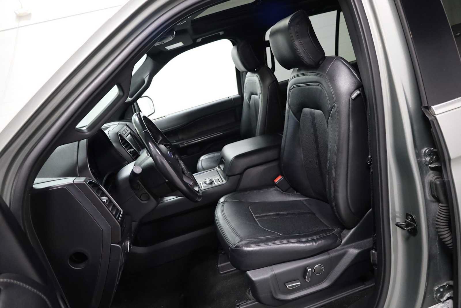 Used 2019 Ford Expedition Limited AWD/4WD image 5