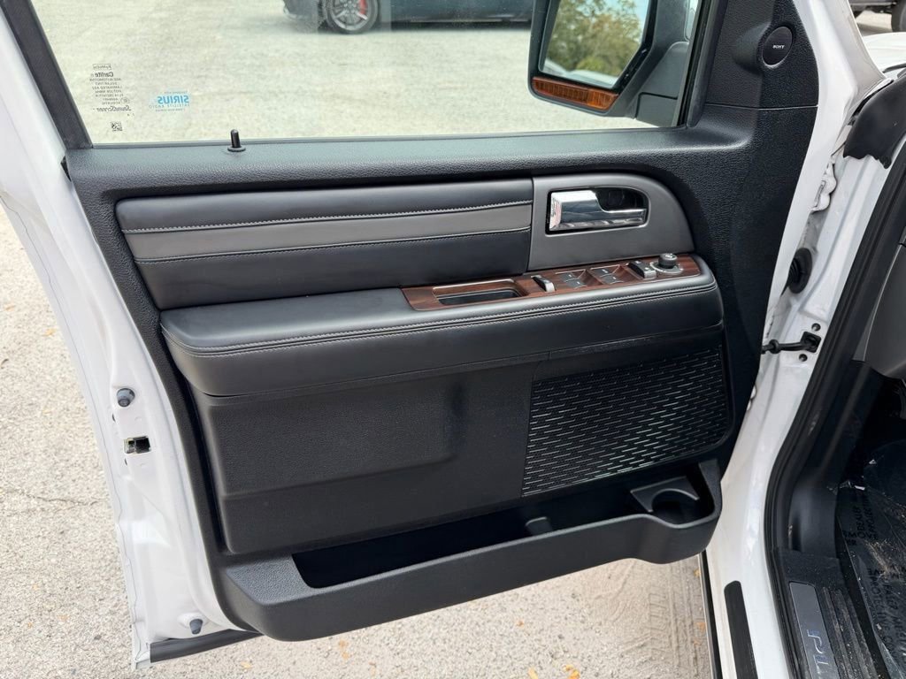 Used 2017 Ford Expedition Platinum image 12