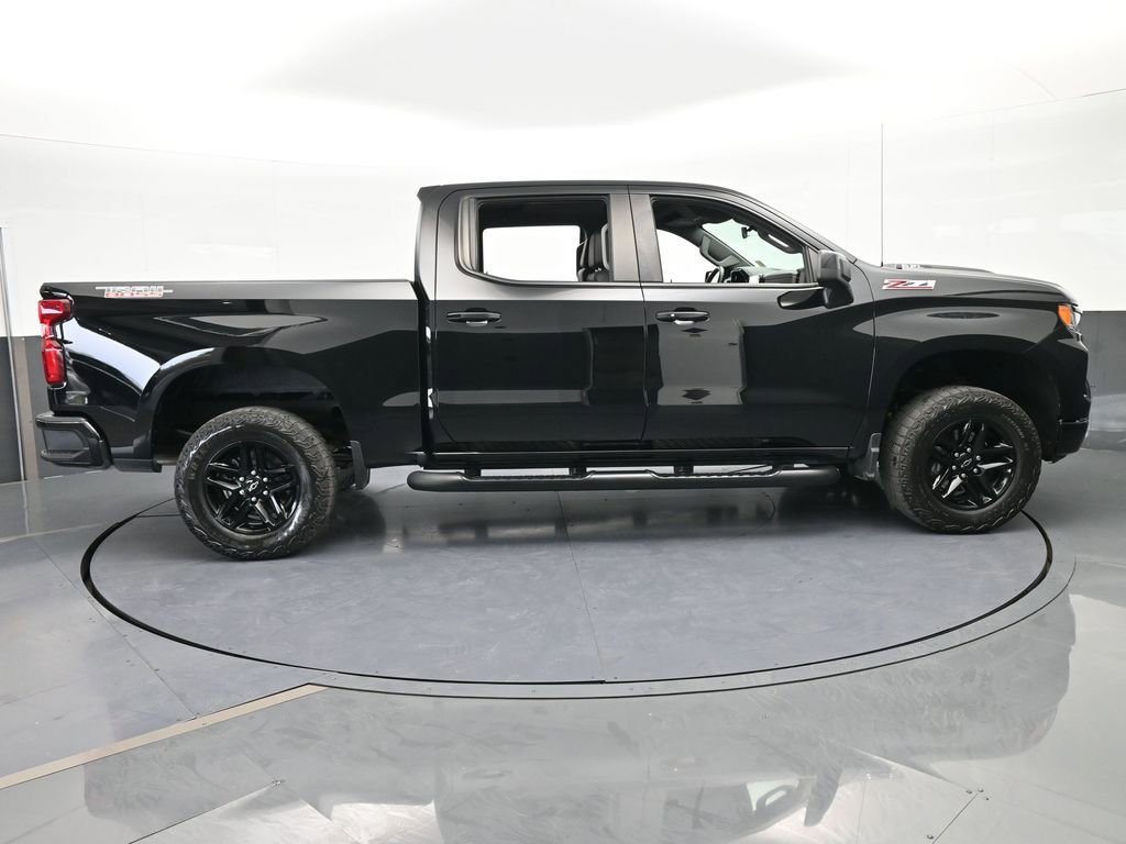 Used 2024 Chevrolet Silverado 1500 LT Trail Boss w/ Convenience Package II image 7