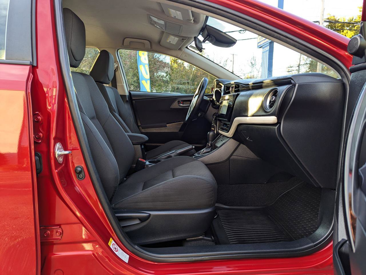 Used 2018 Toyota Corolla iM w/ All-Weather Mat Package FWD image 30