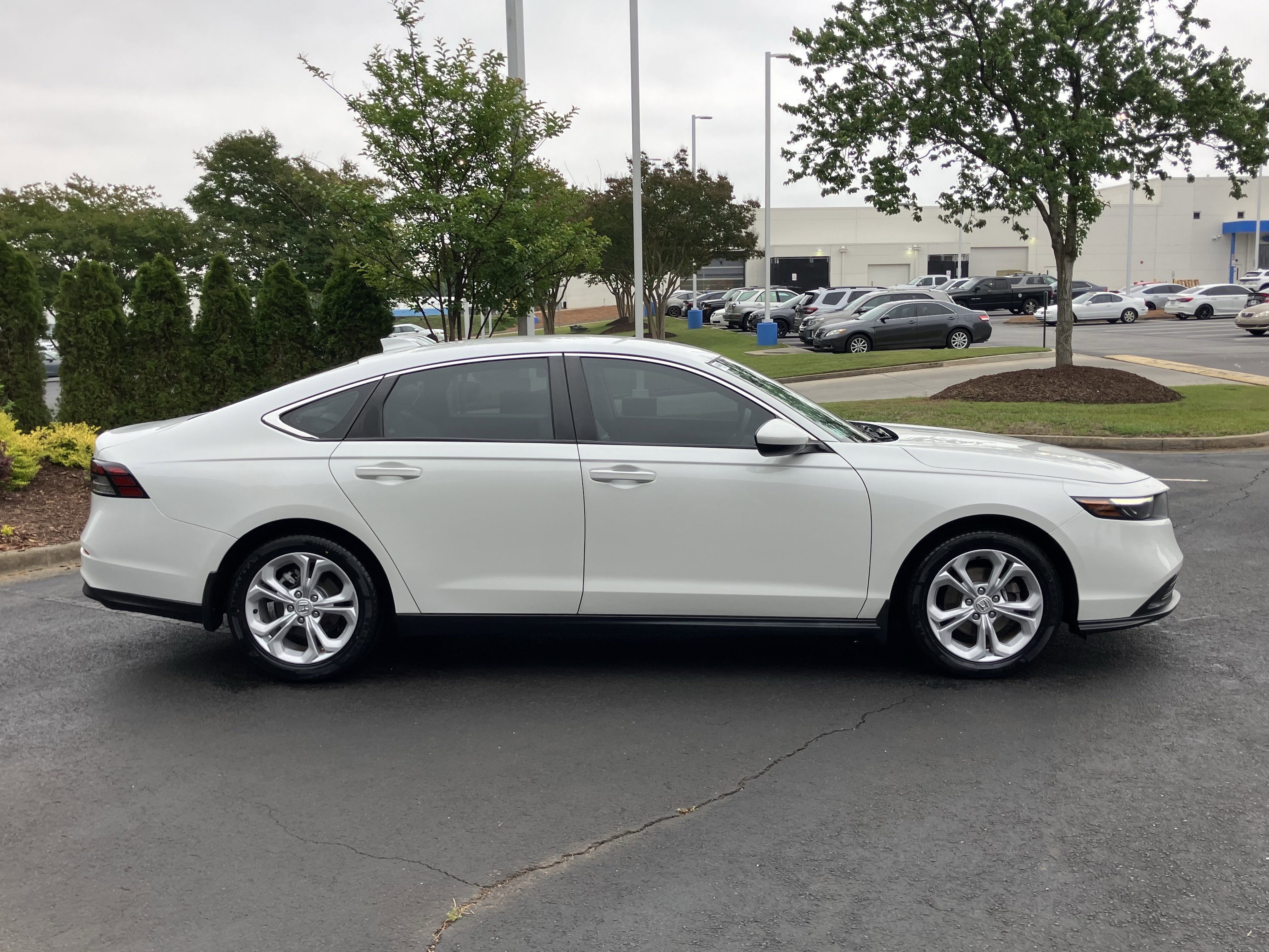 Used 2023 Honda Accord LX image 11