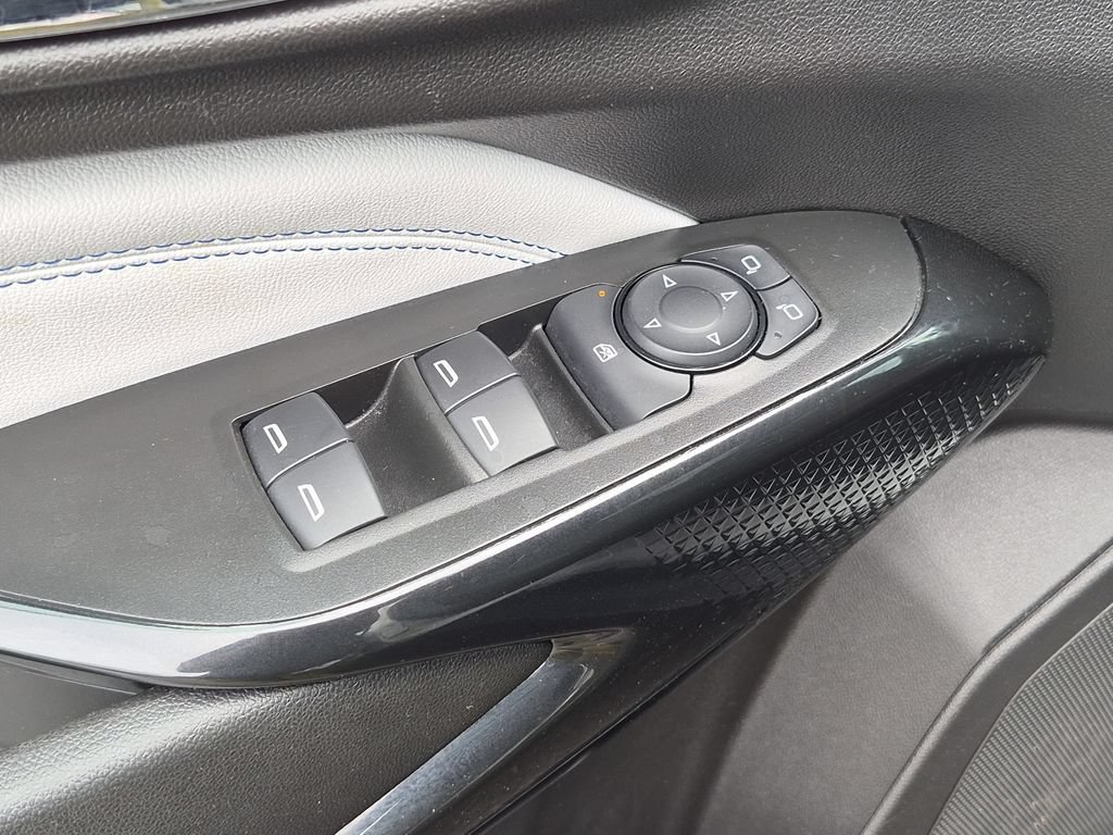 Used 2025 Chevrolet Trax LT w/ LT Convenience Package FWD image 13