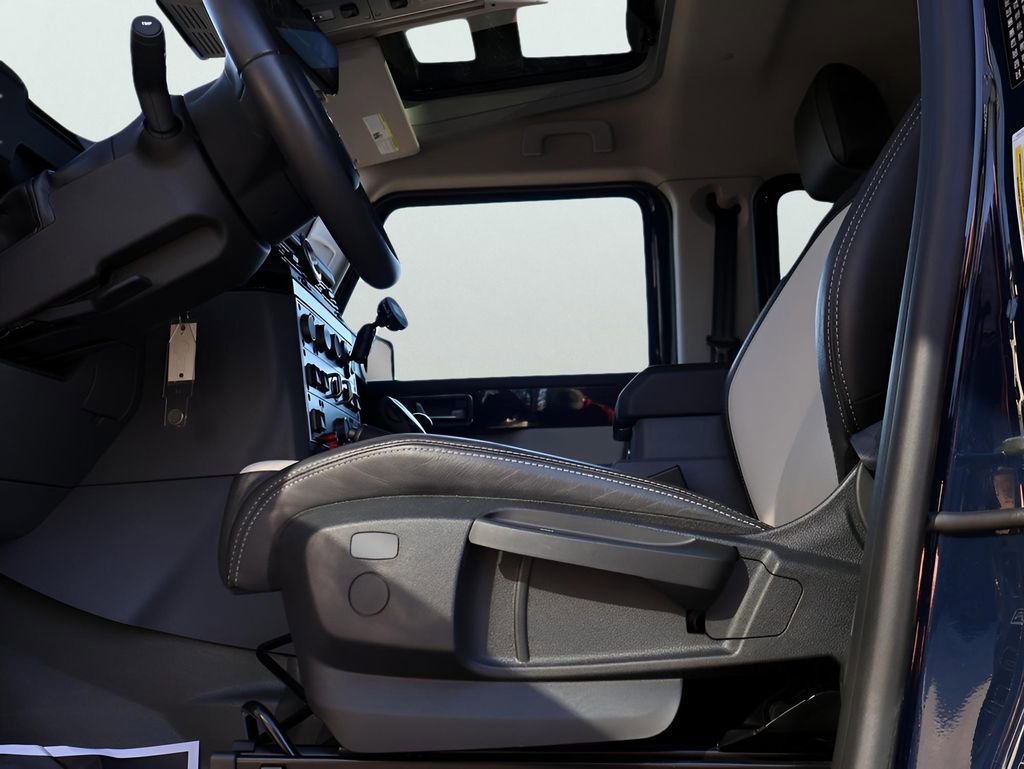 Used 2025 INEOS Grenadier Fieldmaster Edition image 38