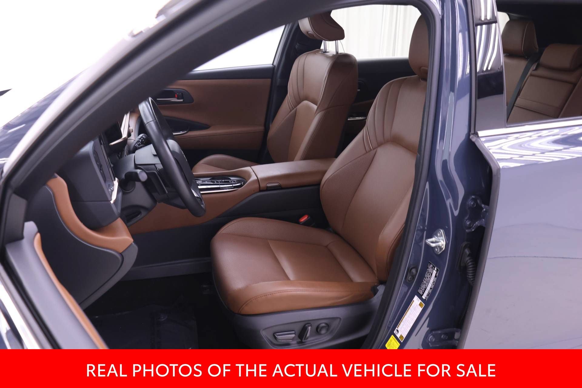 Certified 2025 Toyota Crown Signia AWD/4WD image 4